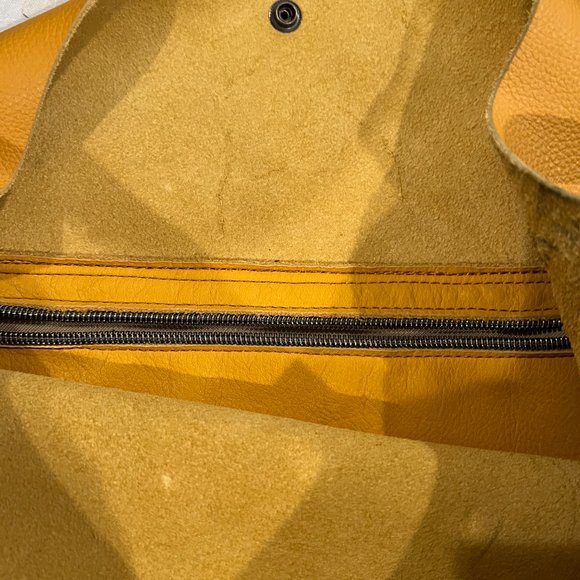 Women's Handbag - Picture 10 of 11